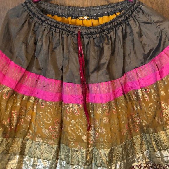 Gold glittery full length skirt - Picture 3 of 4